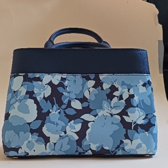 $328 Michael Kors Hailee Satchel - Picture 8 of 8